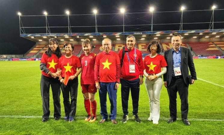Đội tuyển bóng đá nữ quốc gia Việt Nam giao hữu với Đội tuyển nữ Pháp
