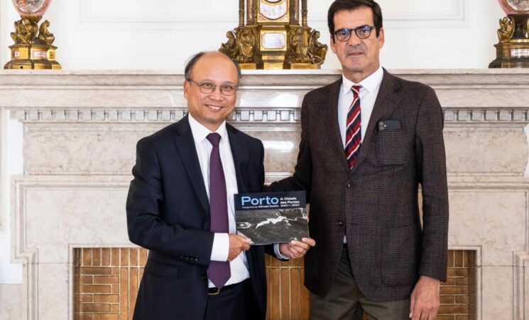 Đại sứ Đinh Toàn Thắng Bồ Đào Nha thăm thành phố Porto