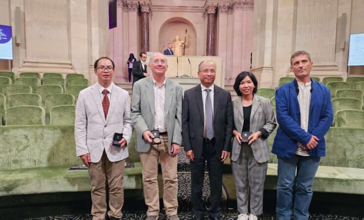 Hai nhà khoa học Việt Nam vinh dự nhận giải thưởng hàn lâm Pháp