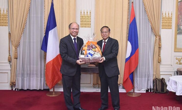 Đại sứ quán Việt Nam tại Pháp chúc mừng 48 năm Quốc khánh nước CHDCND Lào