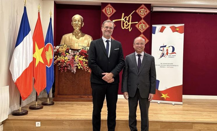 Đại sứ Việt Nam tại Pháp Đinh Toàn Thắng có cuộc làm việc với Đại sứ Pháp tại Việt Nam