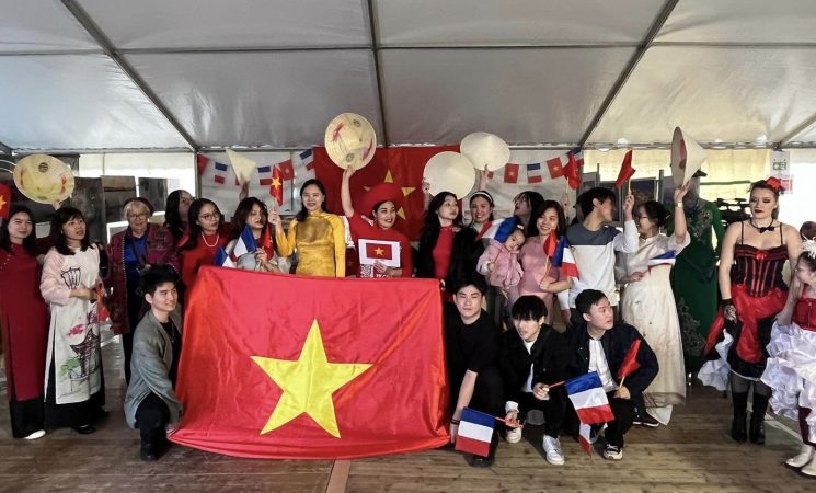 Việt Nam là khách mời danh dự tại Ngày hội Cuối tuần Pháp ngữ tại Yèbles- Pháp